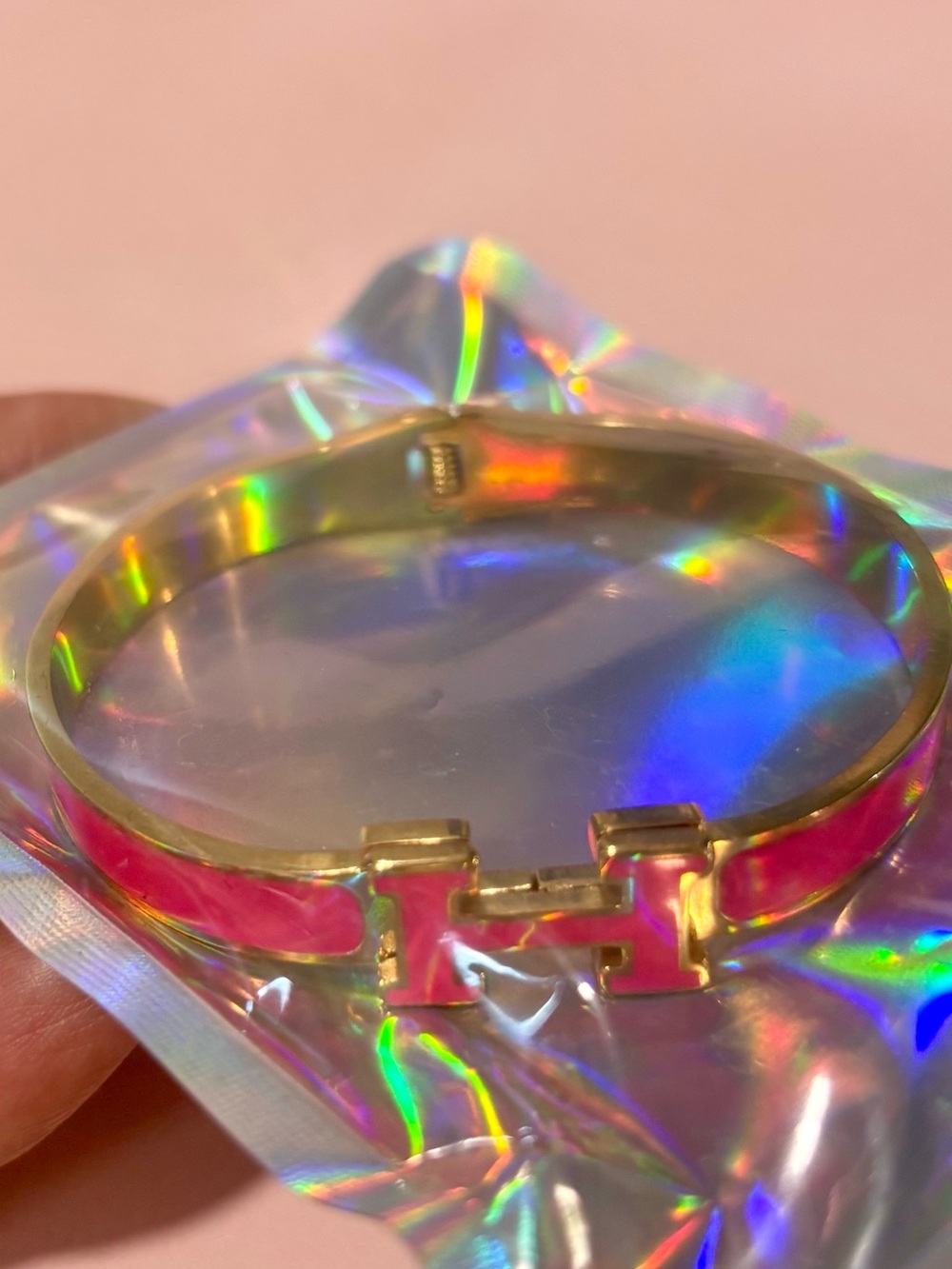 🩷Hot Pink🩷 Clasp Bangle Bracelet Size PM Small Luxury Designer Letter H - Picture 5 of 14